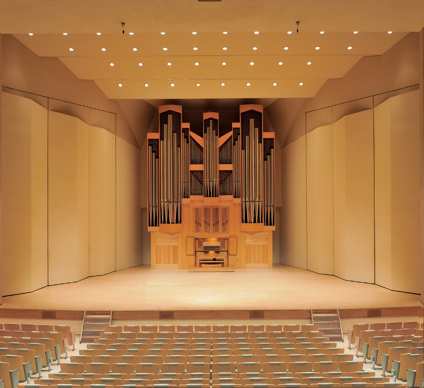 宮城県加美町 中新田バッハホールの美しいパイプオルガンと日本一の音響を誇るコンサートホール内観