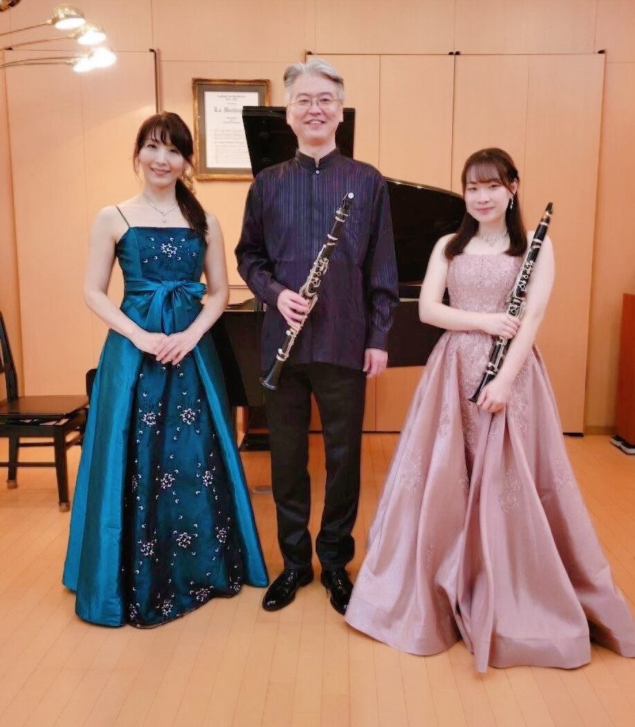 プチ・ボヌール Concert Vol.17 終演後の出演者集合写真。左からクラリネット白川和海、国立音大准教授・大和田智彦、ピアノ藤波結花。(2026年7月25日開催)